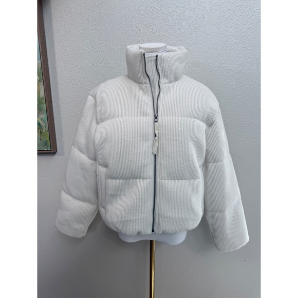 American Eagle Outfitters Jackets & Blazers - AE Cropped Sweater‎ Puffer Jacket  NWT